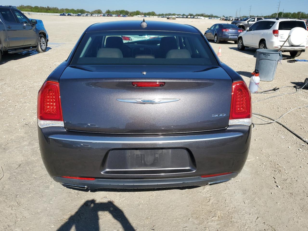 2018 Chrysler 300 - Image 6