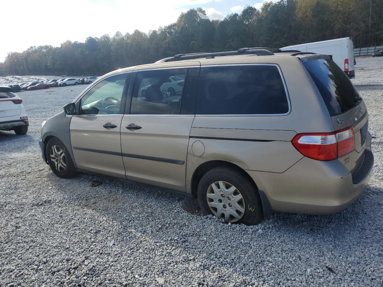 2005 Honda Odyssey - Image 2