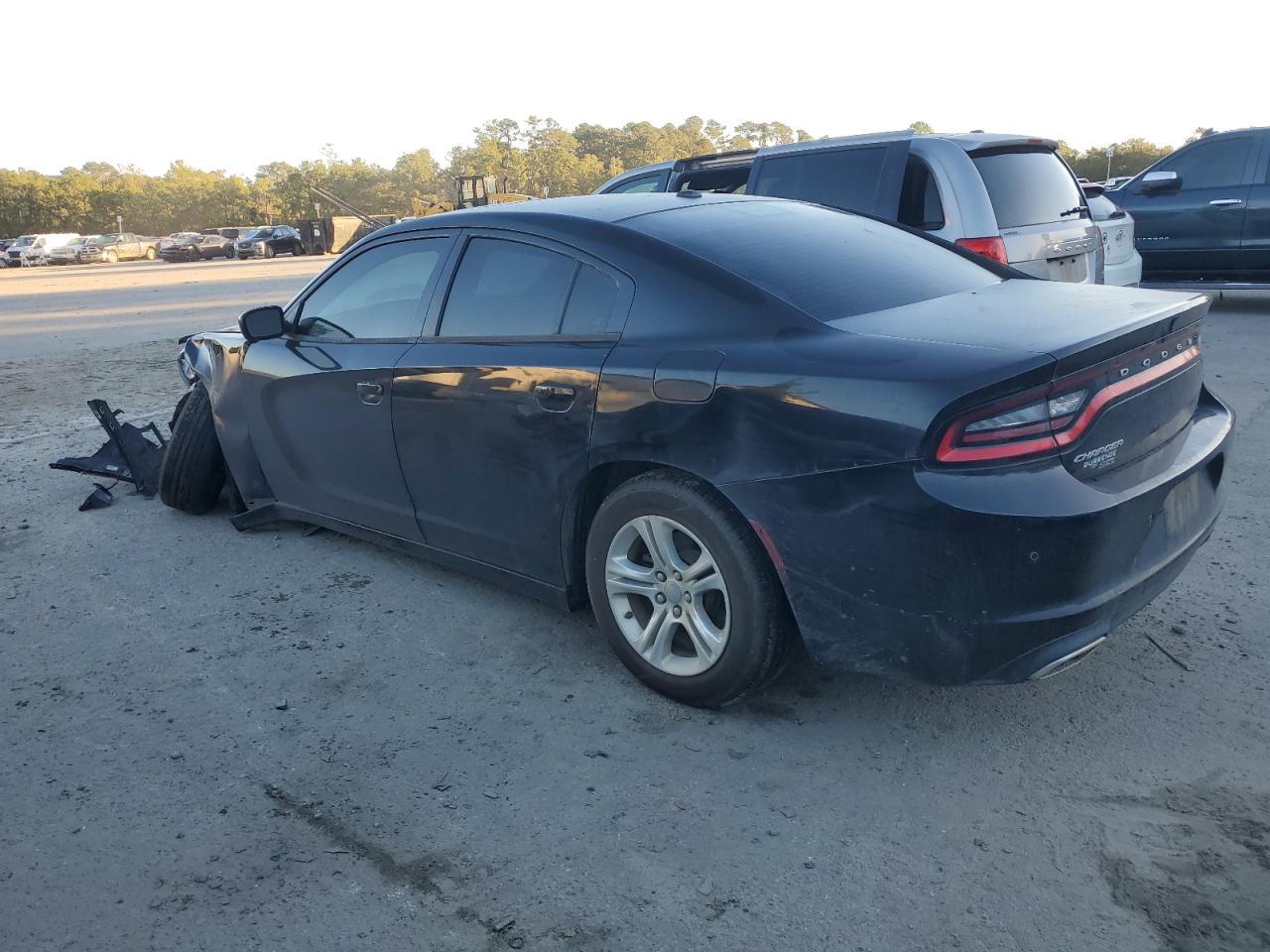 VIN 2C3CDXBG4KH660999 2019 DODGE CHARGER no.2