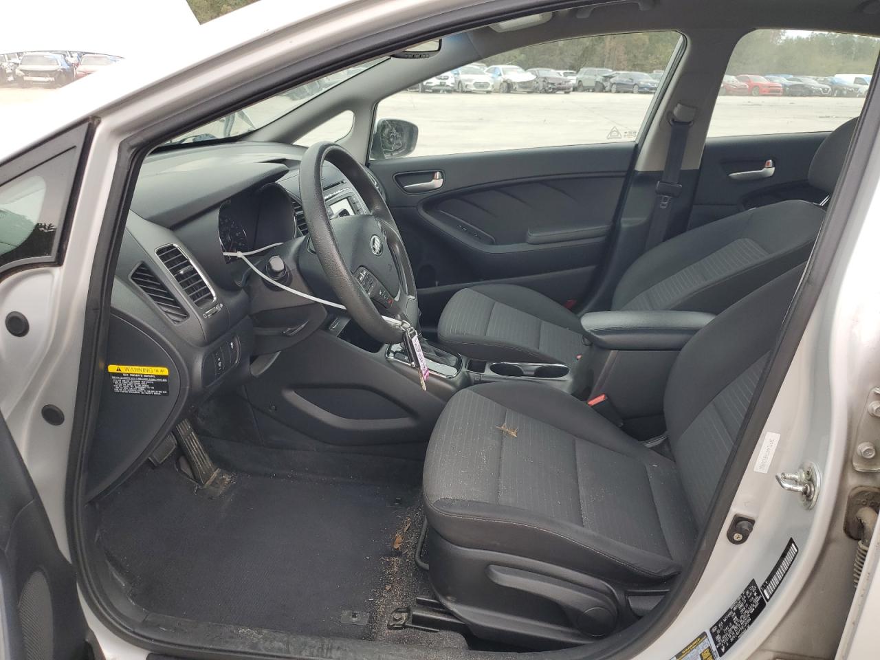 2017 Kia Forte - Image 7