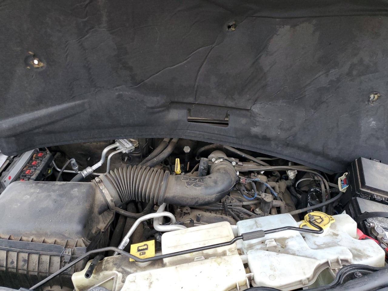 2010 Jeep Liberty (North America) - Image 12