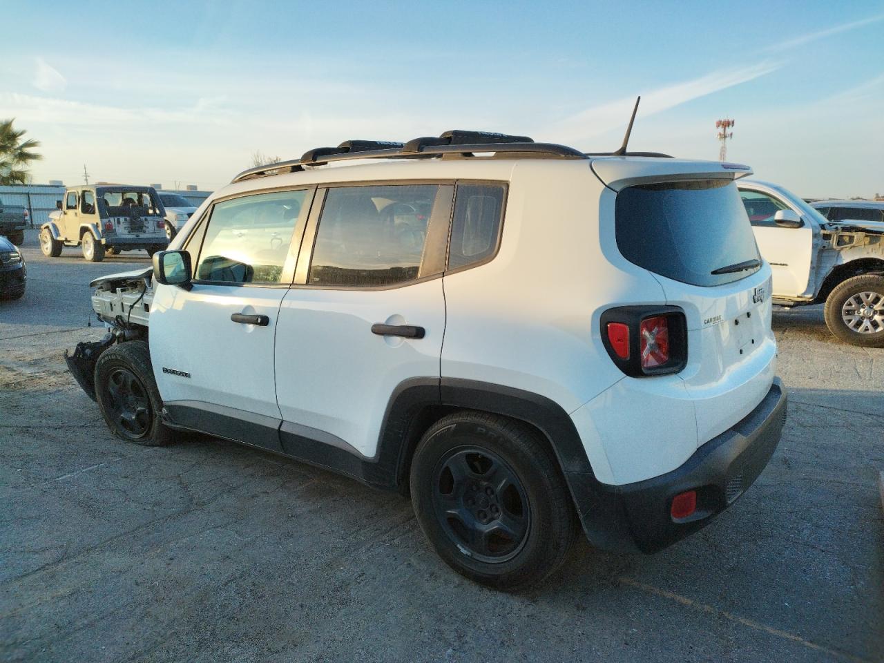 VIN ZACCJAAT0FPB63020 2015 JEEP RENEGADE no.2