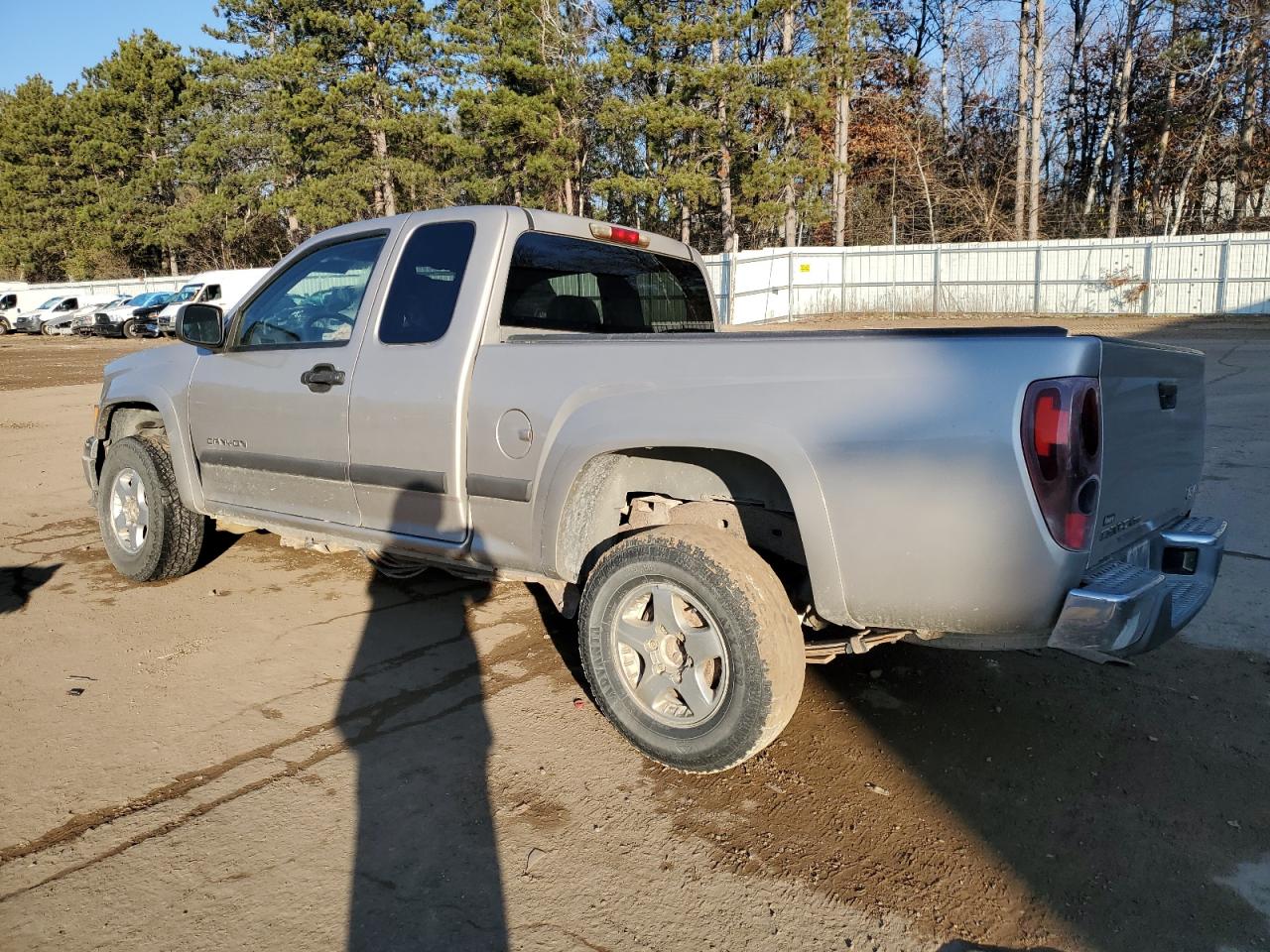 2005 GMC Canyon - Image 2