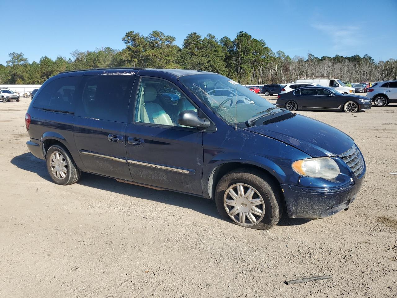 2006 Chrysler Town & Country - Image 4