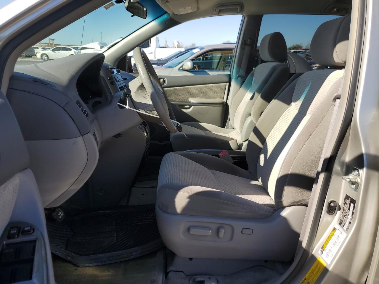 2006 Toyota Sienna - Image 7