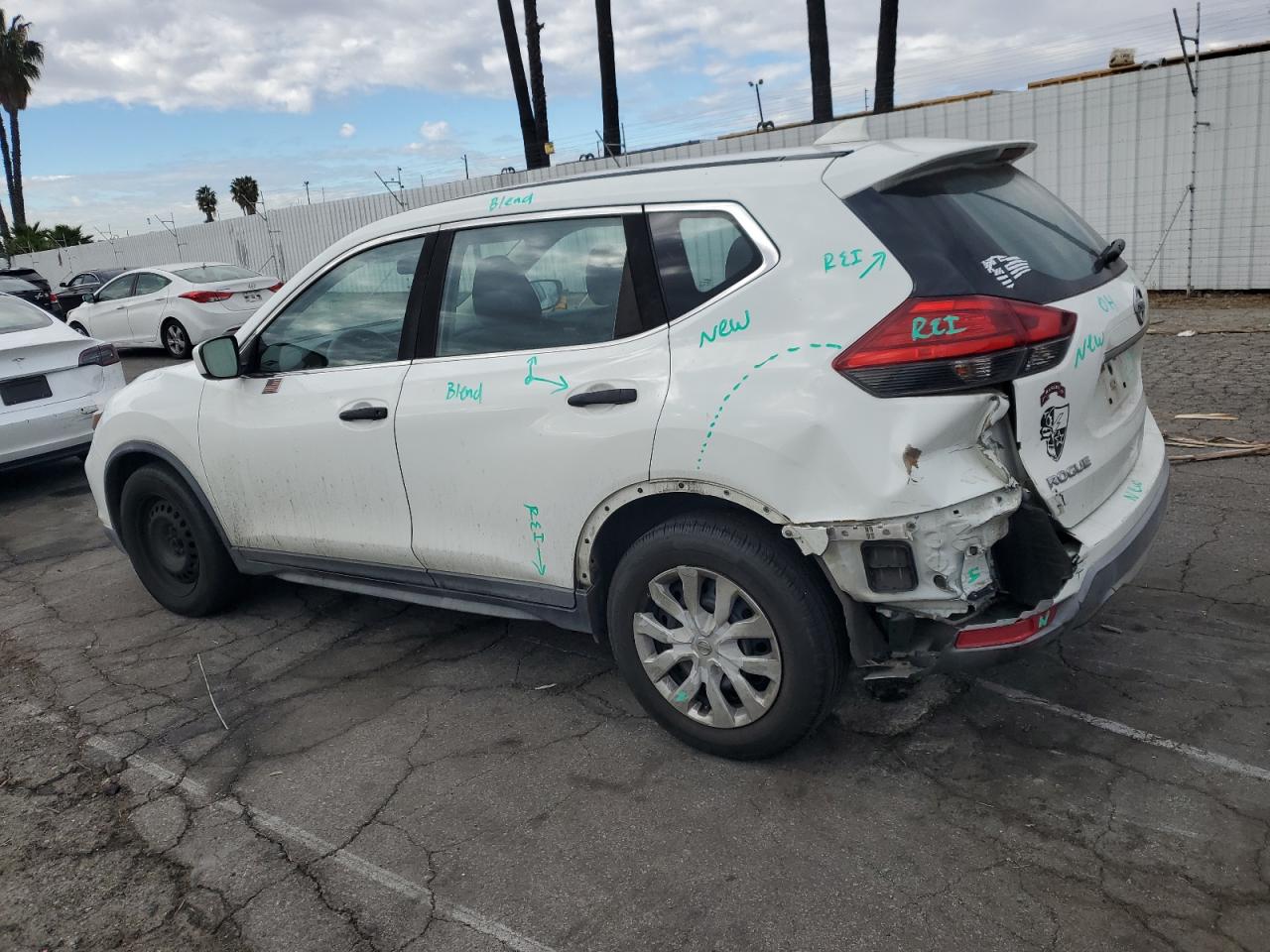 VIN KNMAT2MT7HP580524 2017 NISSAN ROGUE no.2