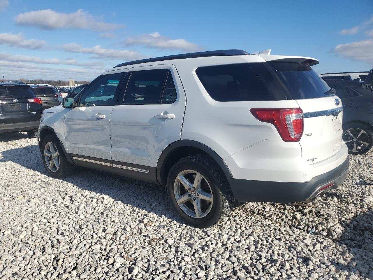 VIN 1FM5K8DH1GGB44071 2016 FORD EXPLORER no.2