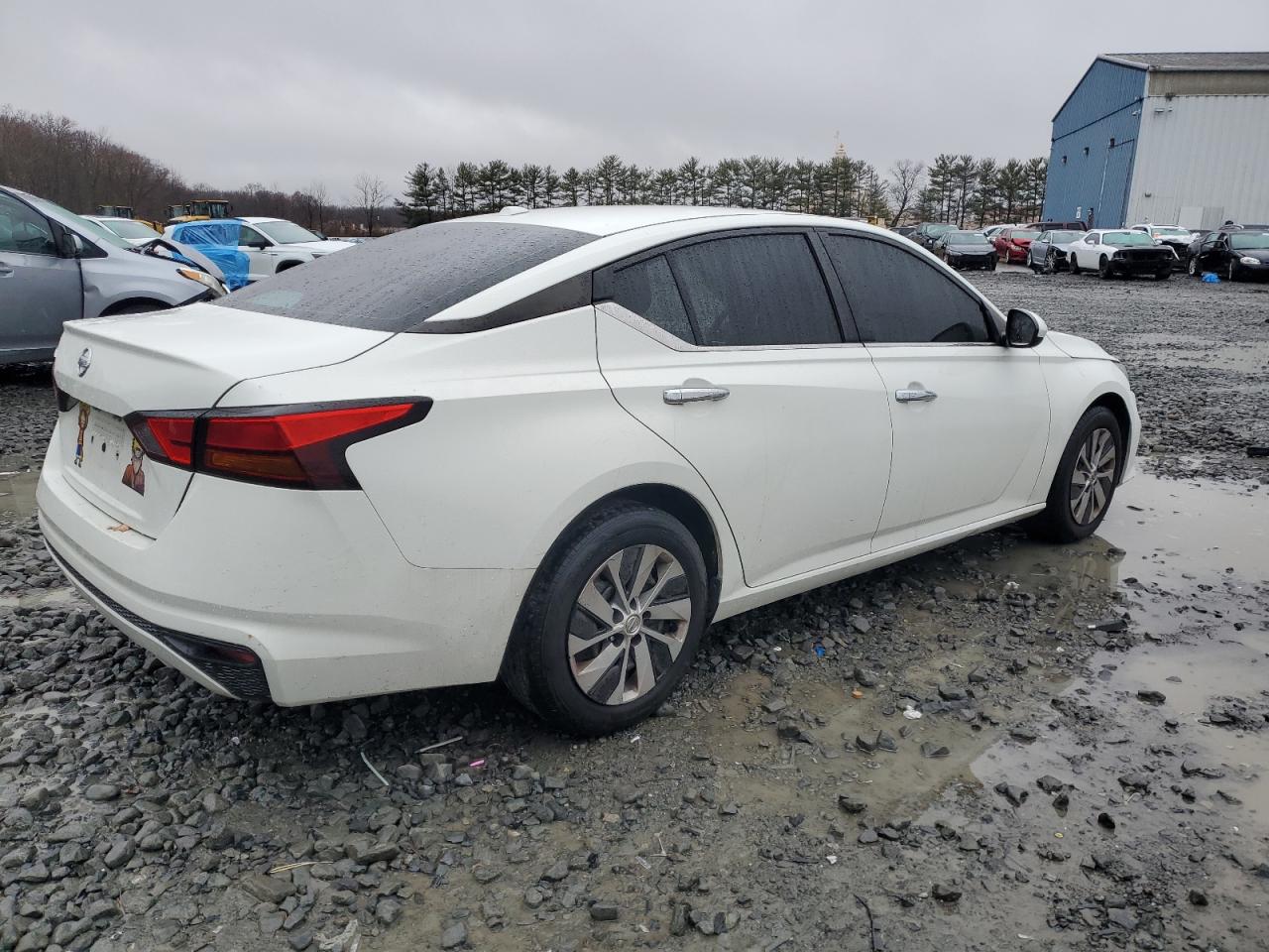 2020 Nissan Altima - Image 3