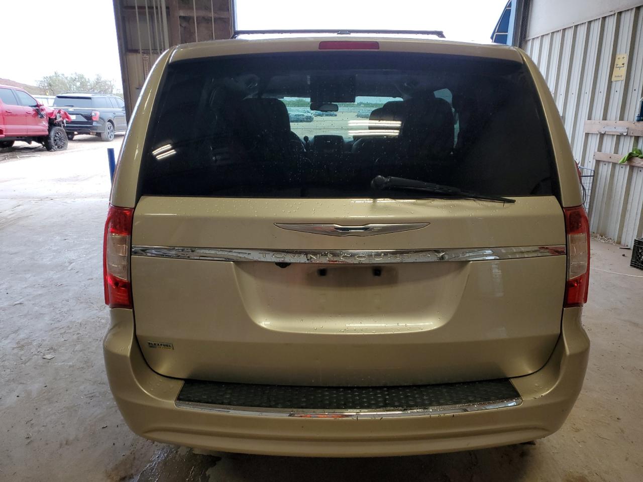 2013 Chrysler Town & Country - Image 6