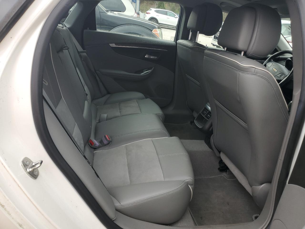 2014 Chevrolet Impala - Image 10