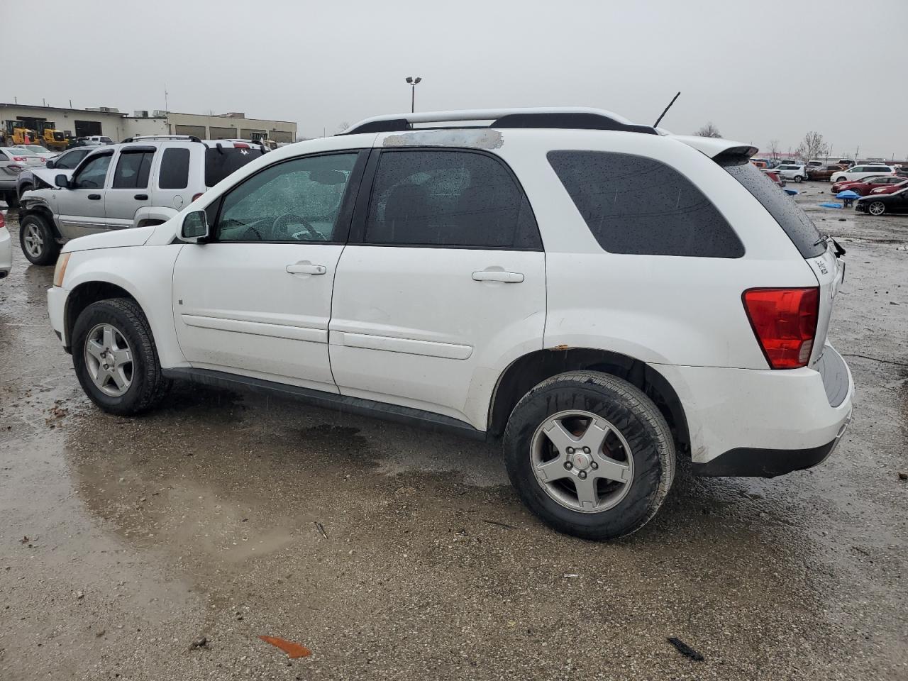 2008 Pontiac Torrent - Image 2