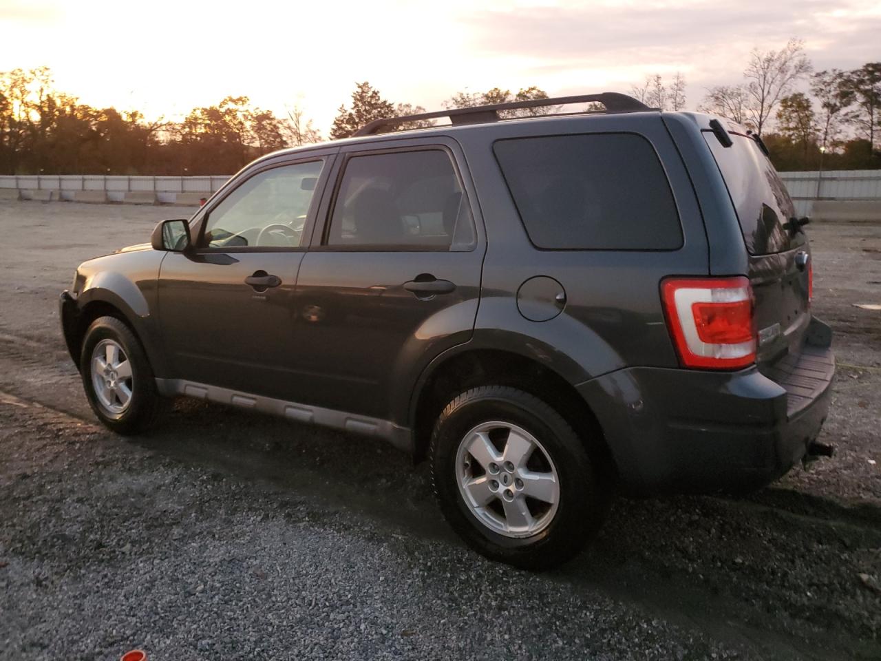 2009 Ford Escape - Image 2