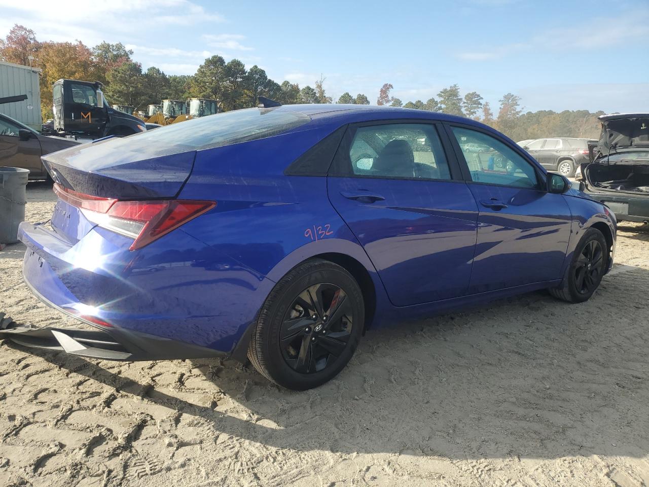 2023 Hyundai Elantra - Image 3