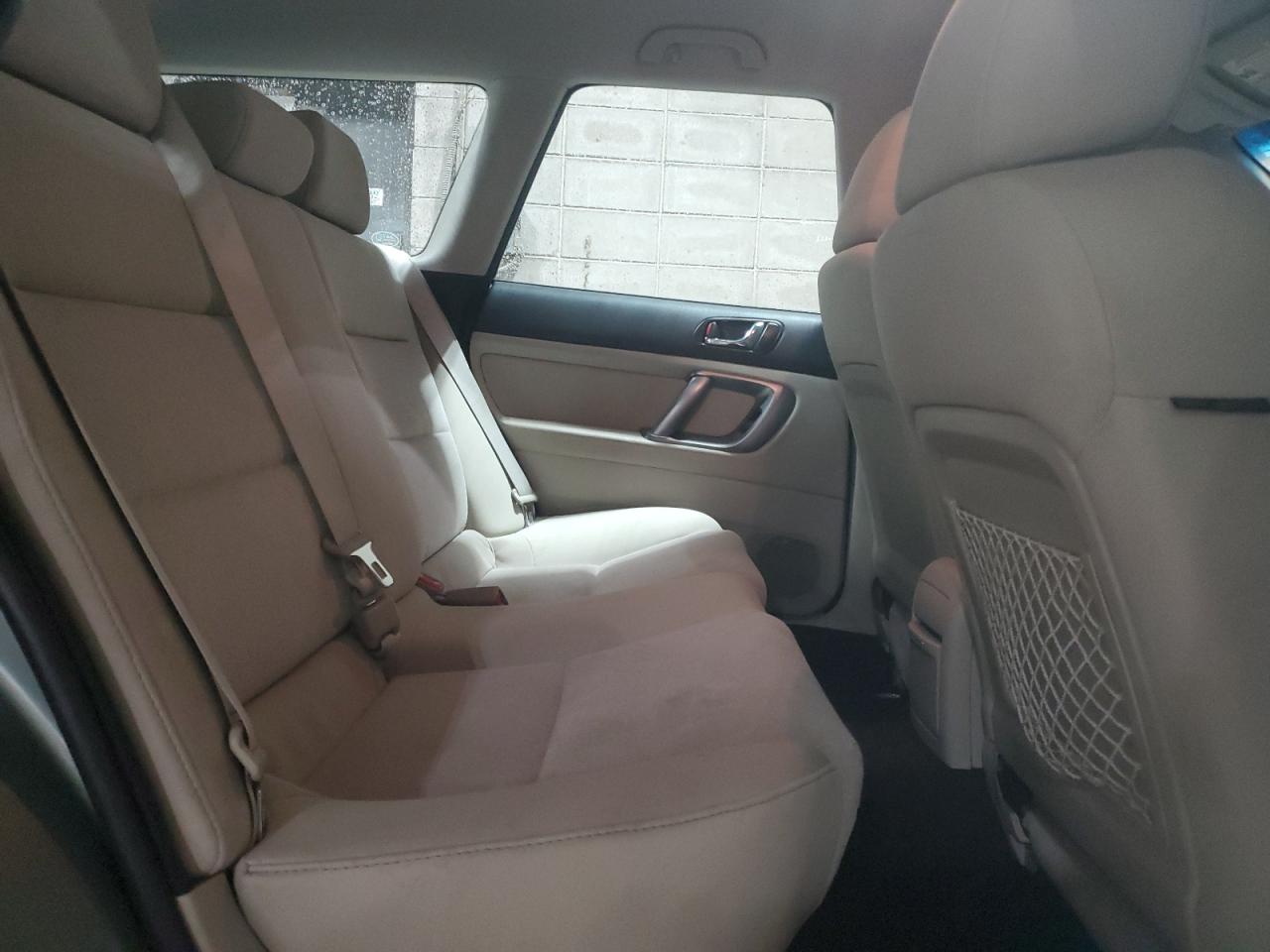 2009 Subaru Outback - Image 10