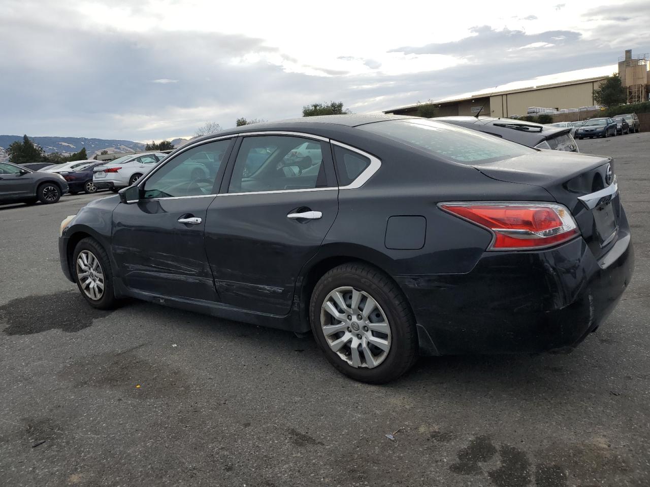 2015 Nissan Altima - Image 2