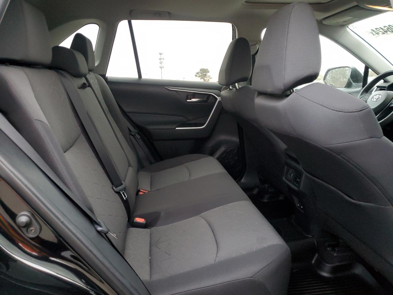 2021 Toyota RAV 4 - Image 11