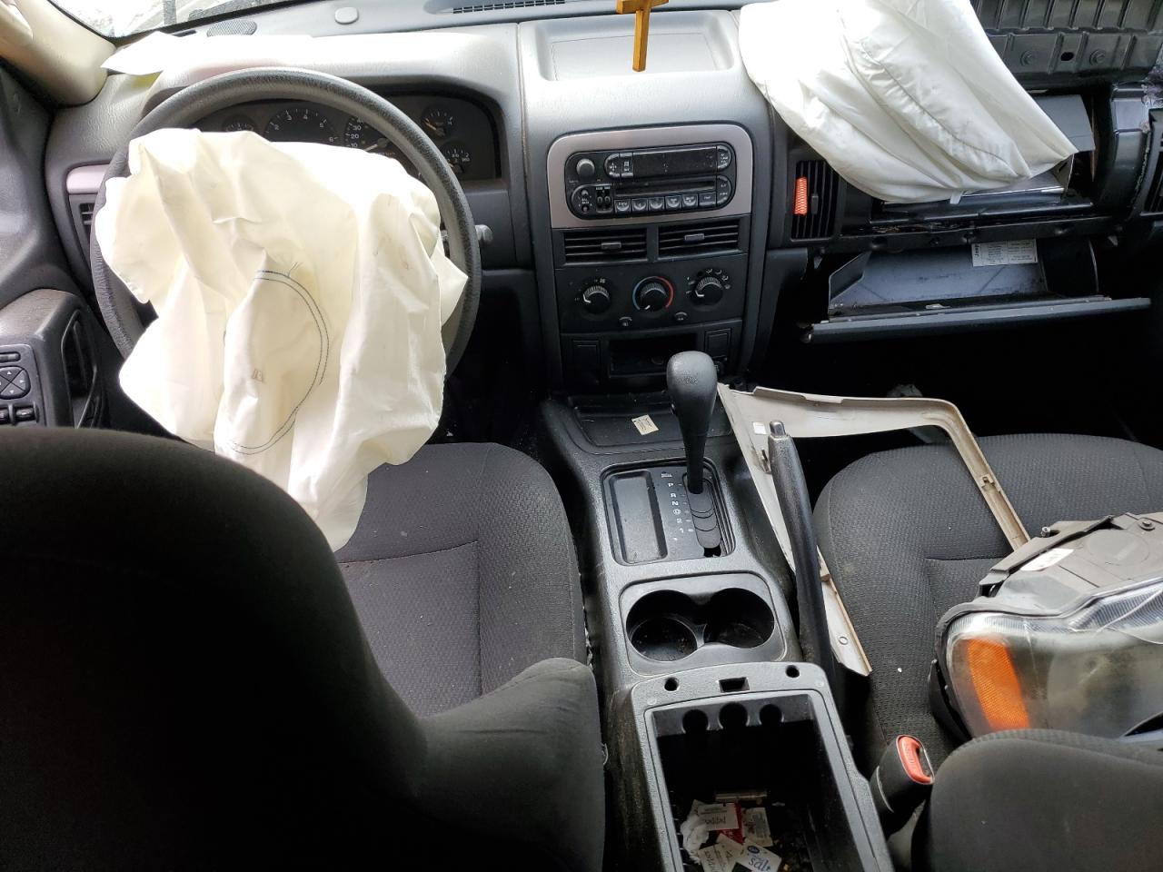 2004 Jeep Grand Cherokee - Image 8