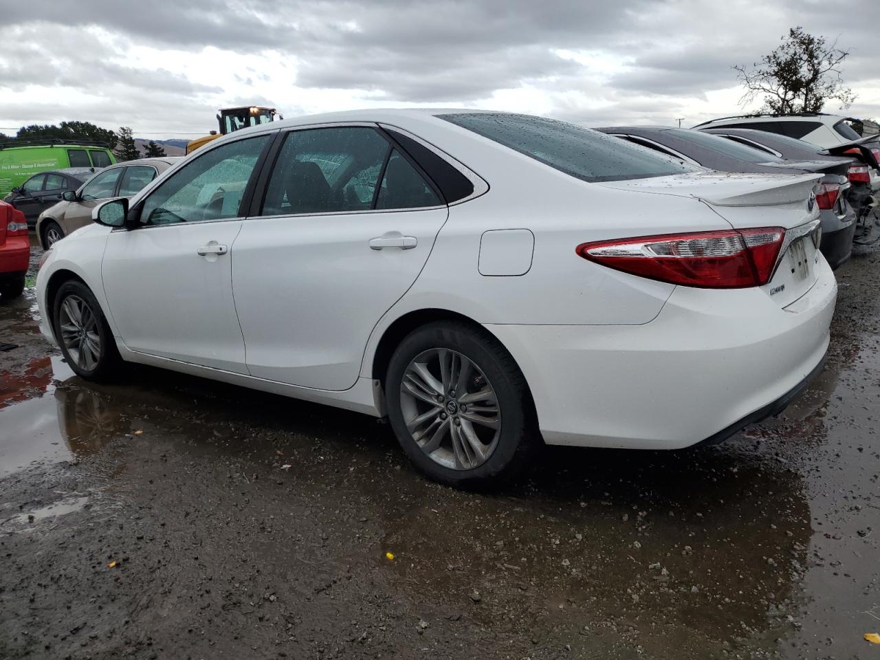 VIN 4T1BF1FK3HU702450 2017 TOYOTA CAMRY no.2