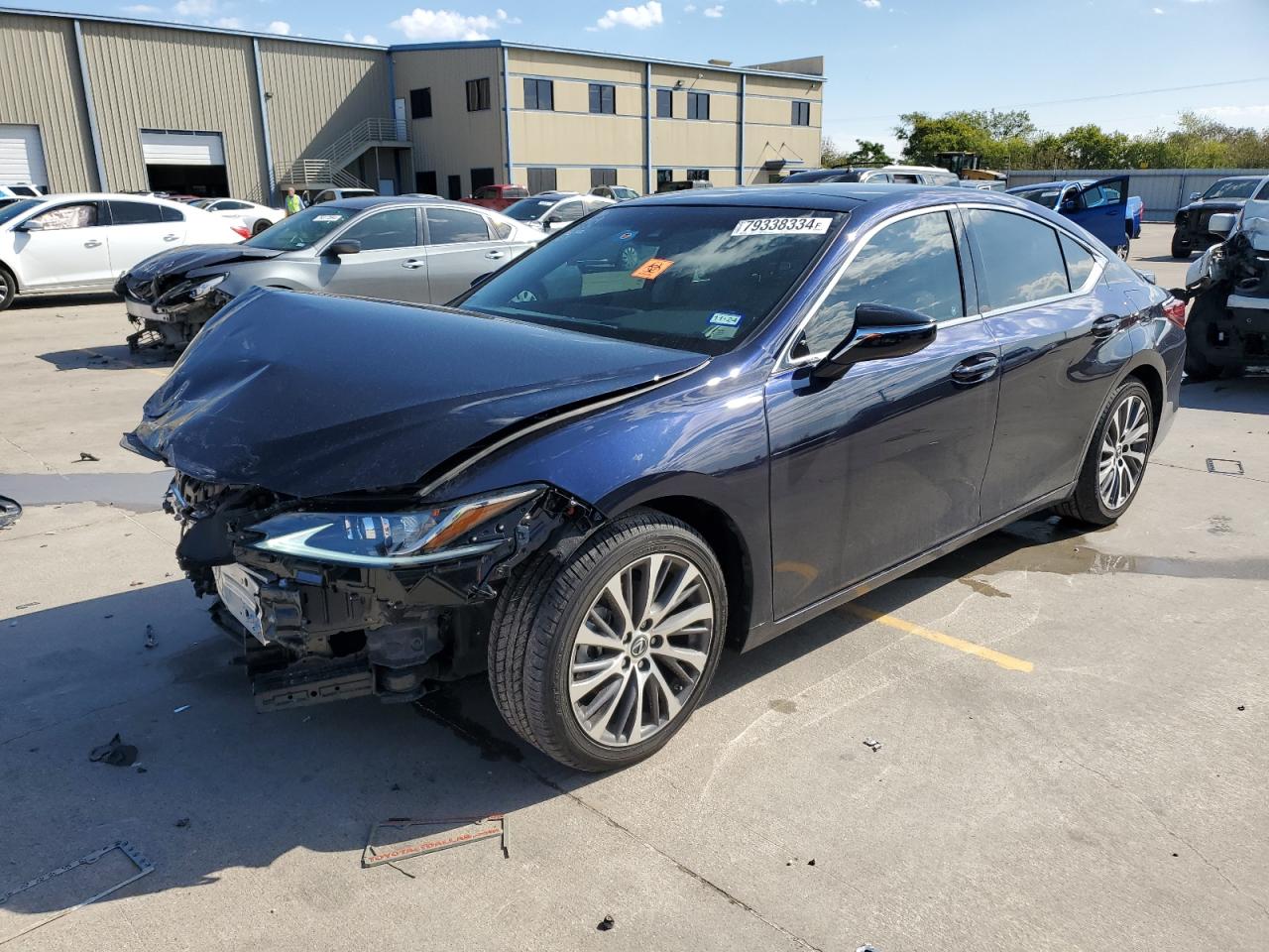 2021 Lexus ES - Image 1