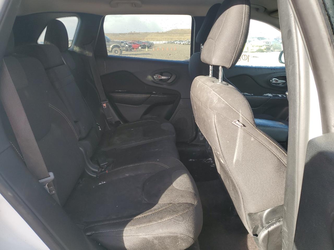 2016 Jeep Grand Cherokee - Image 11
