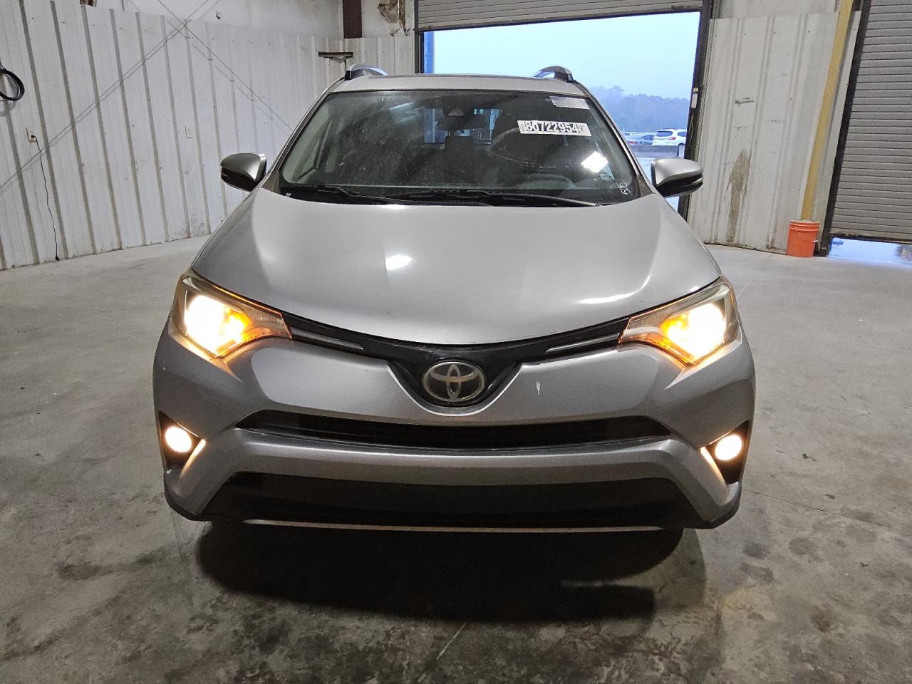 2018 Toyota RAV 4 - Image 5