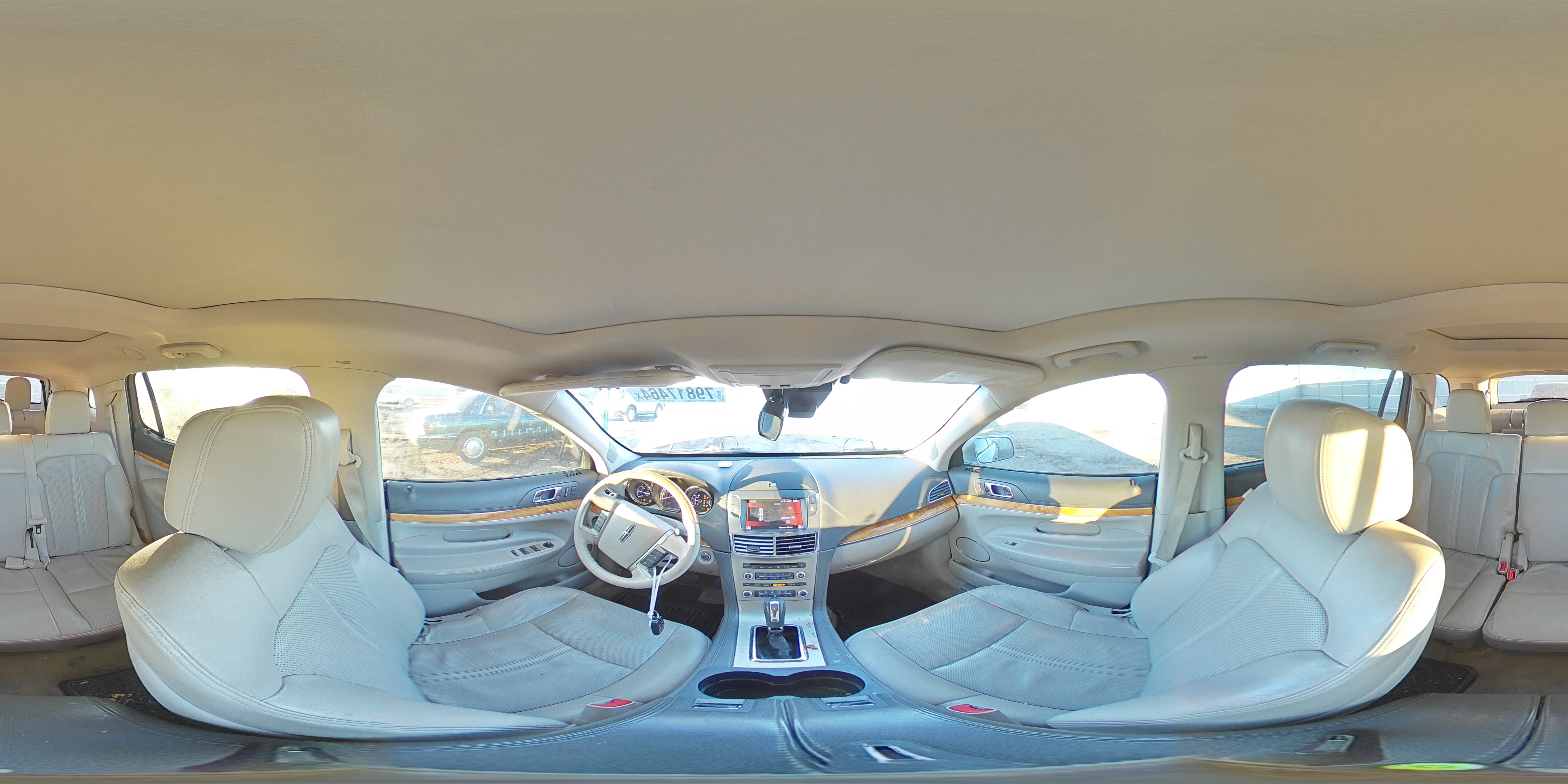 2011 Lincoln MKT - Image 13