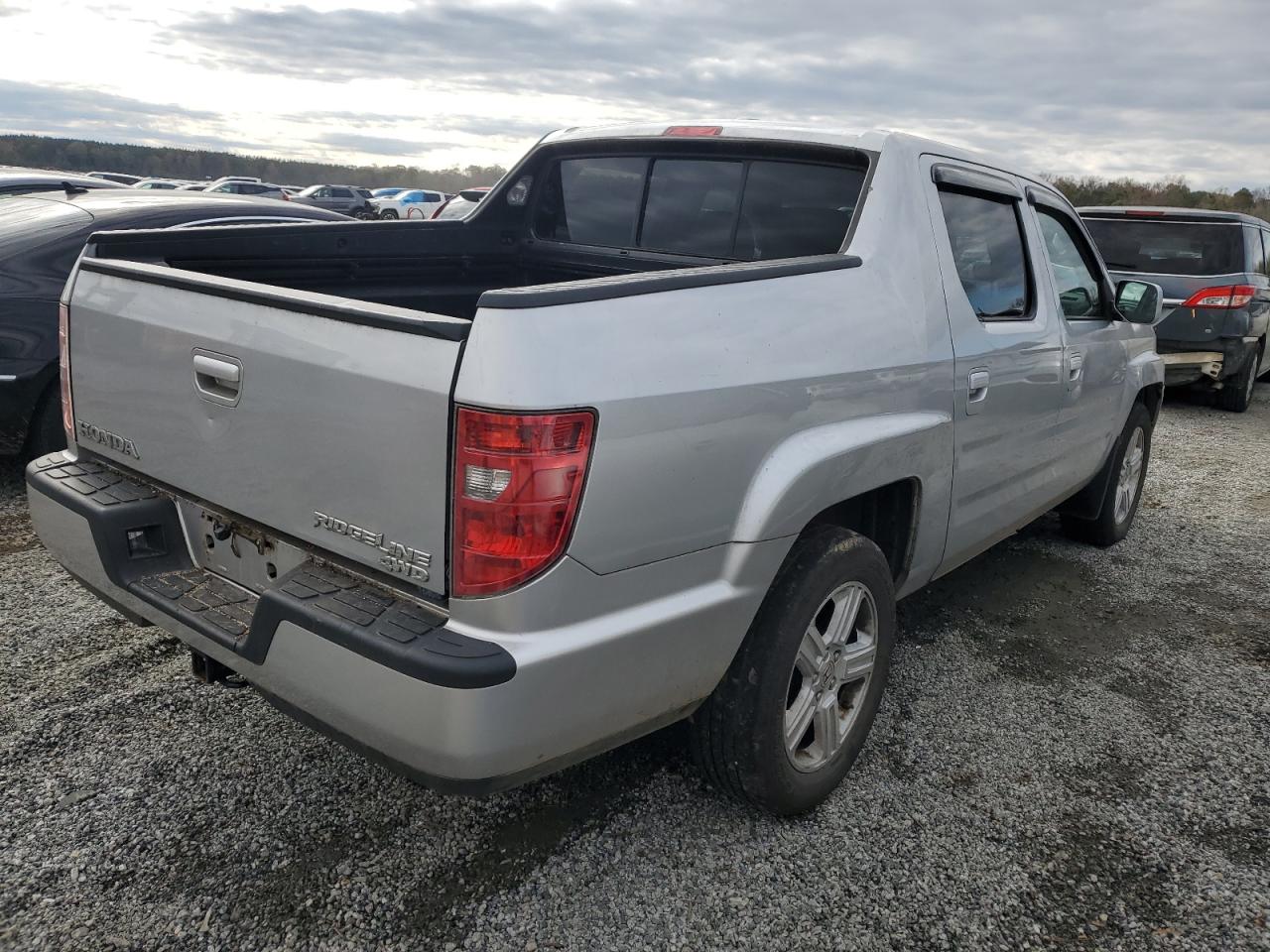 2010 Honda Ridgeline - Image 3