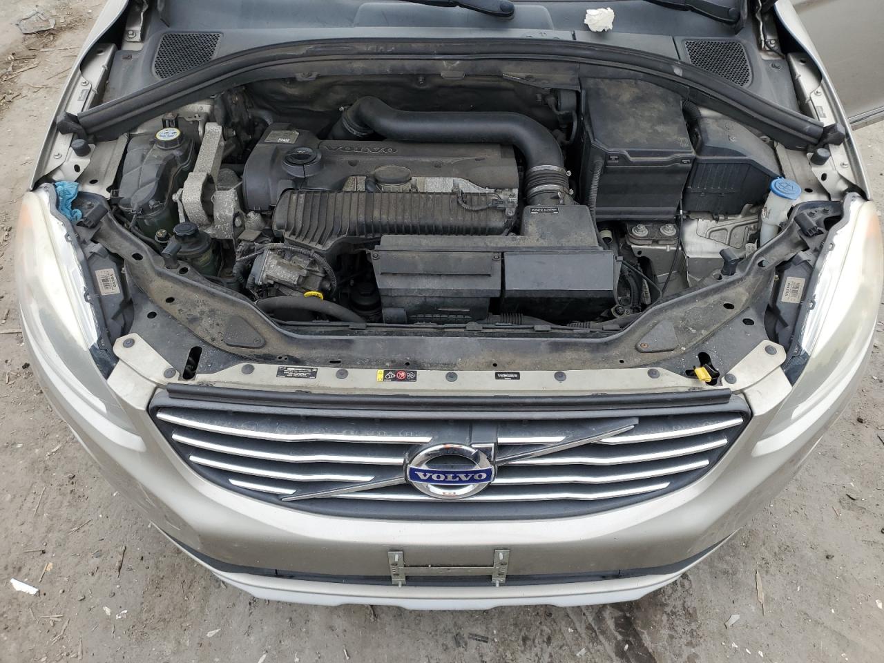 2016 Volvo XC60 - Image 12
