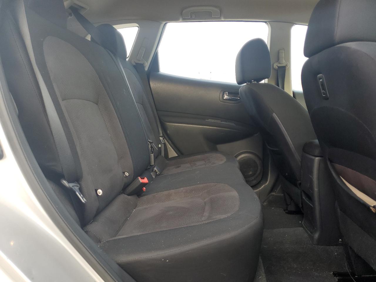 2011 Nissan Rogue - Image 12