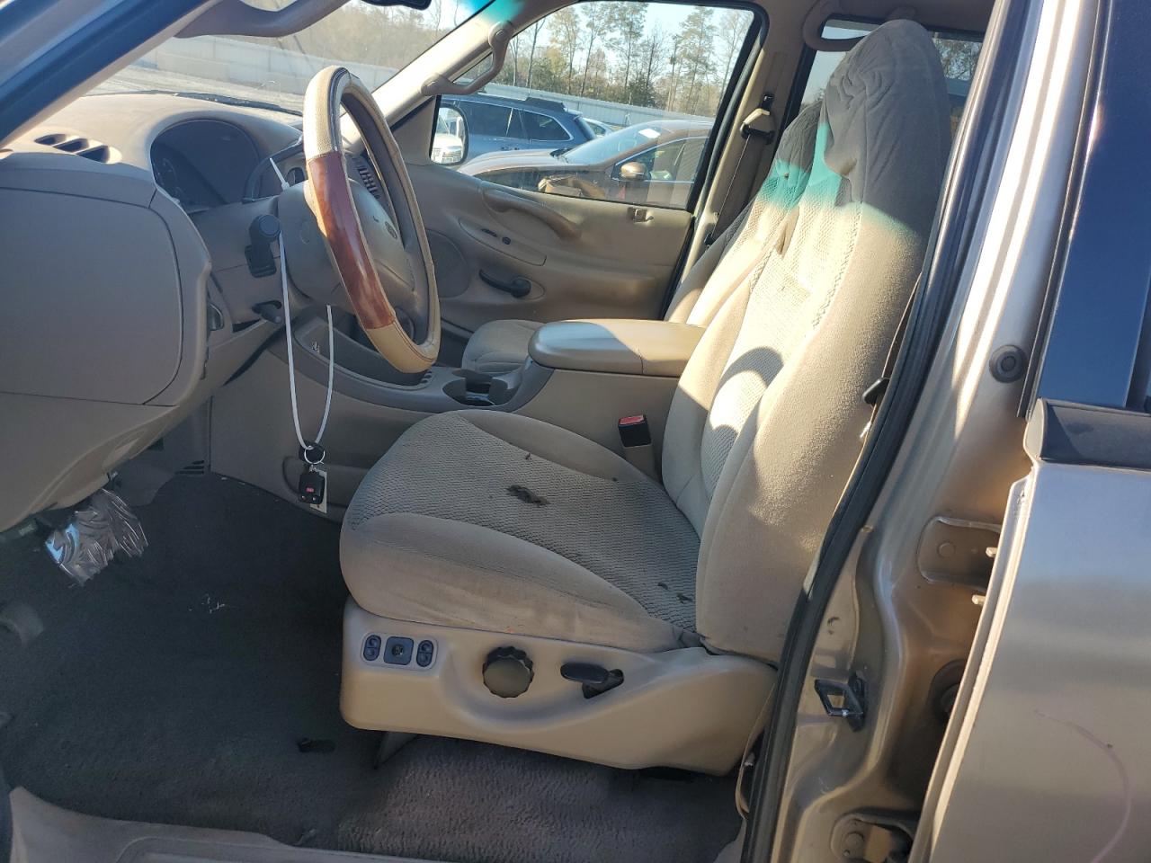 2001 Ford Expedition - Image 7