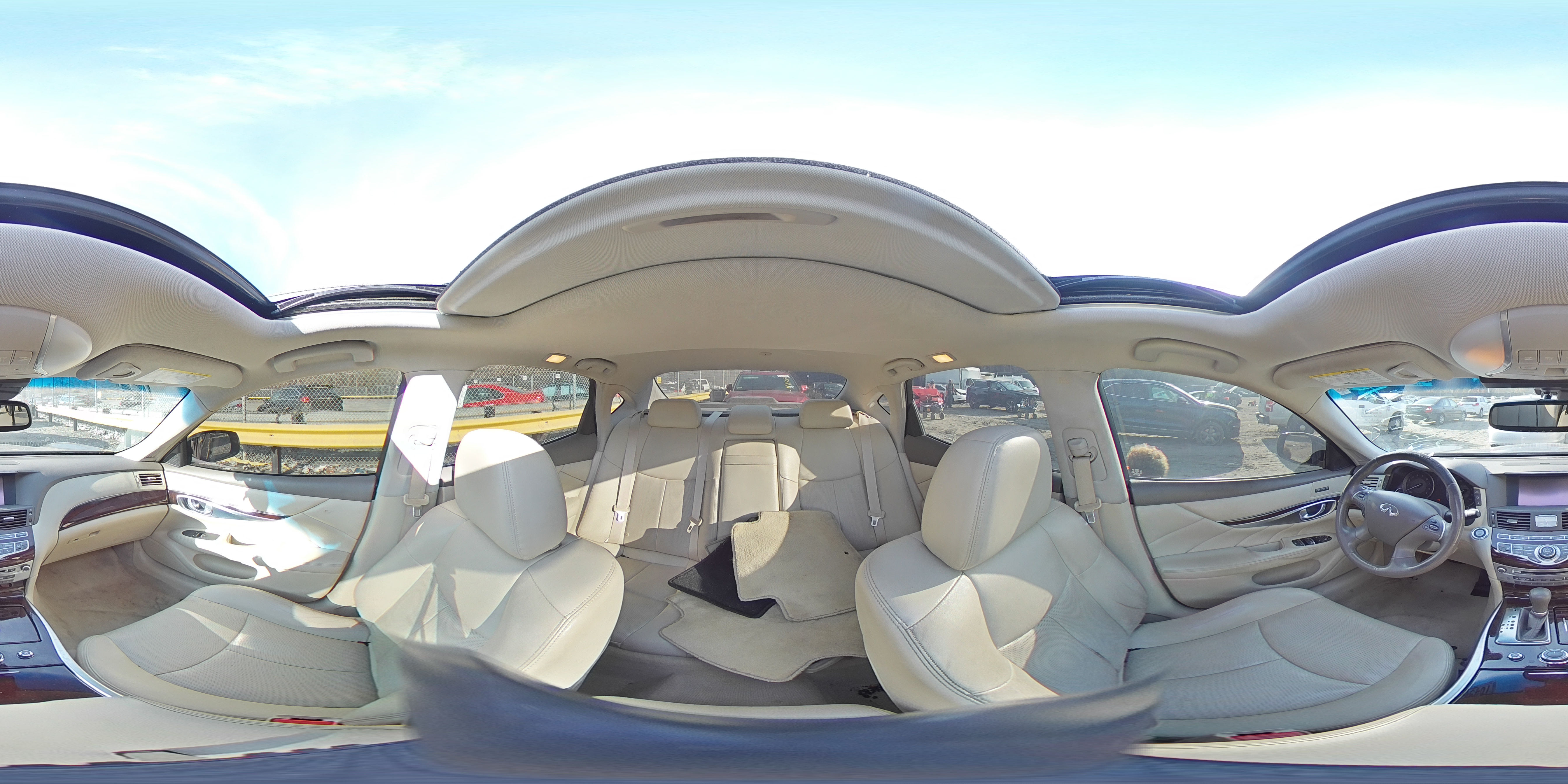 2016 Infiniti Q70 - Image 13