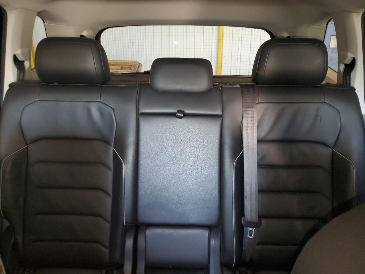 2018 Volkswagen Tiguan - Image 10