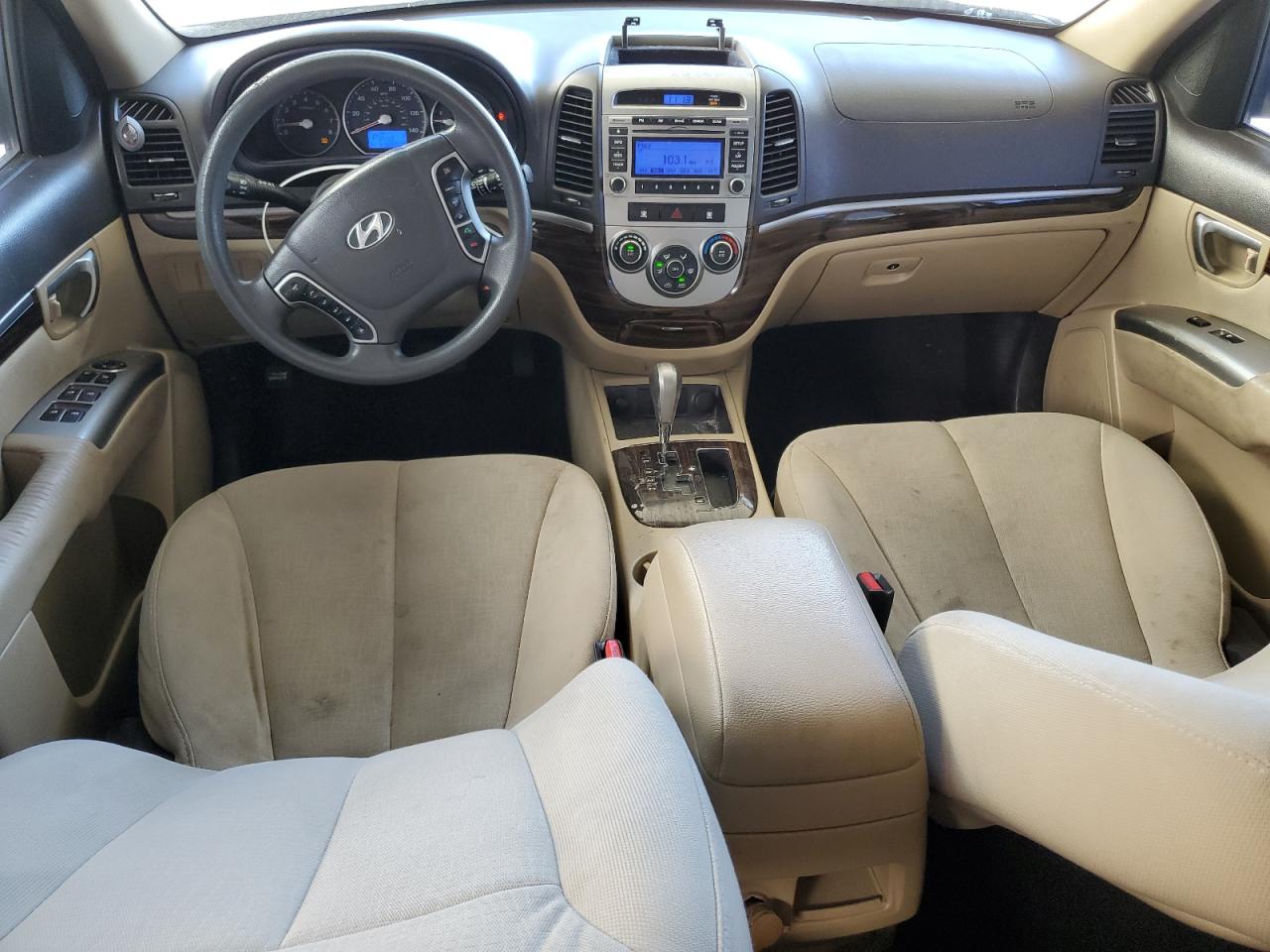 2010 Hyundai Santa Fe - Image 8
