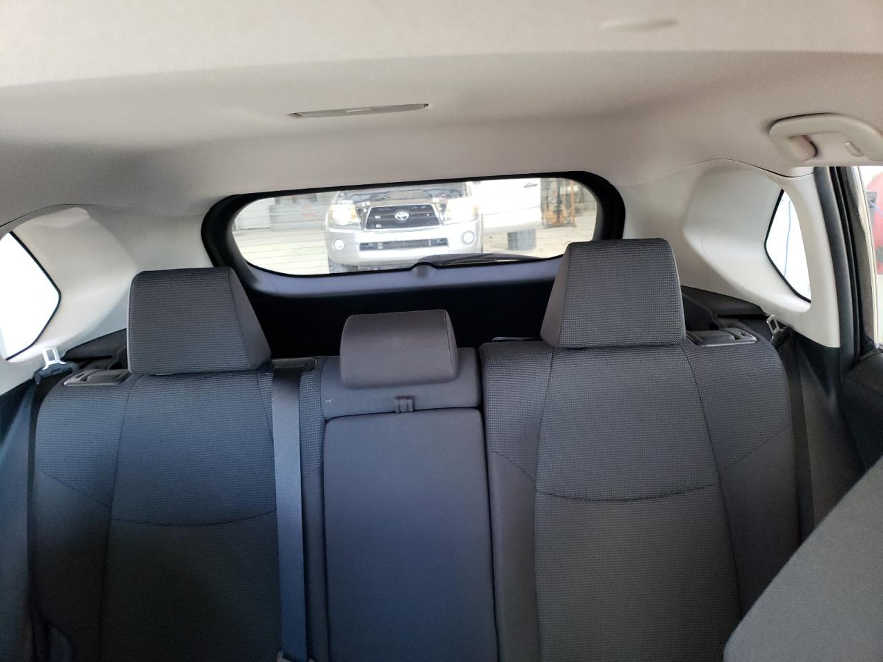2022 Toyota RAV 4 - Image 10