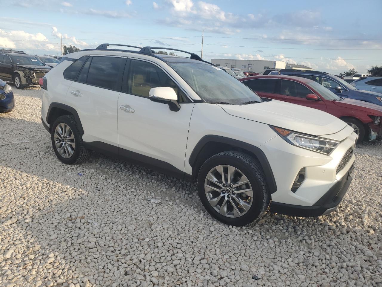 VIN JTMN1RFV6KD522122 2019 TOYOTA RAV4 no.4