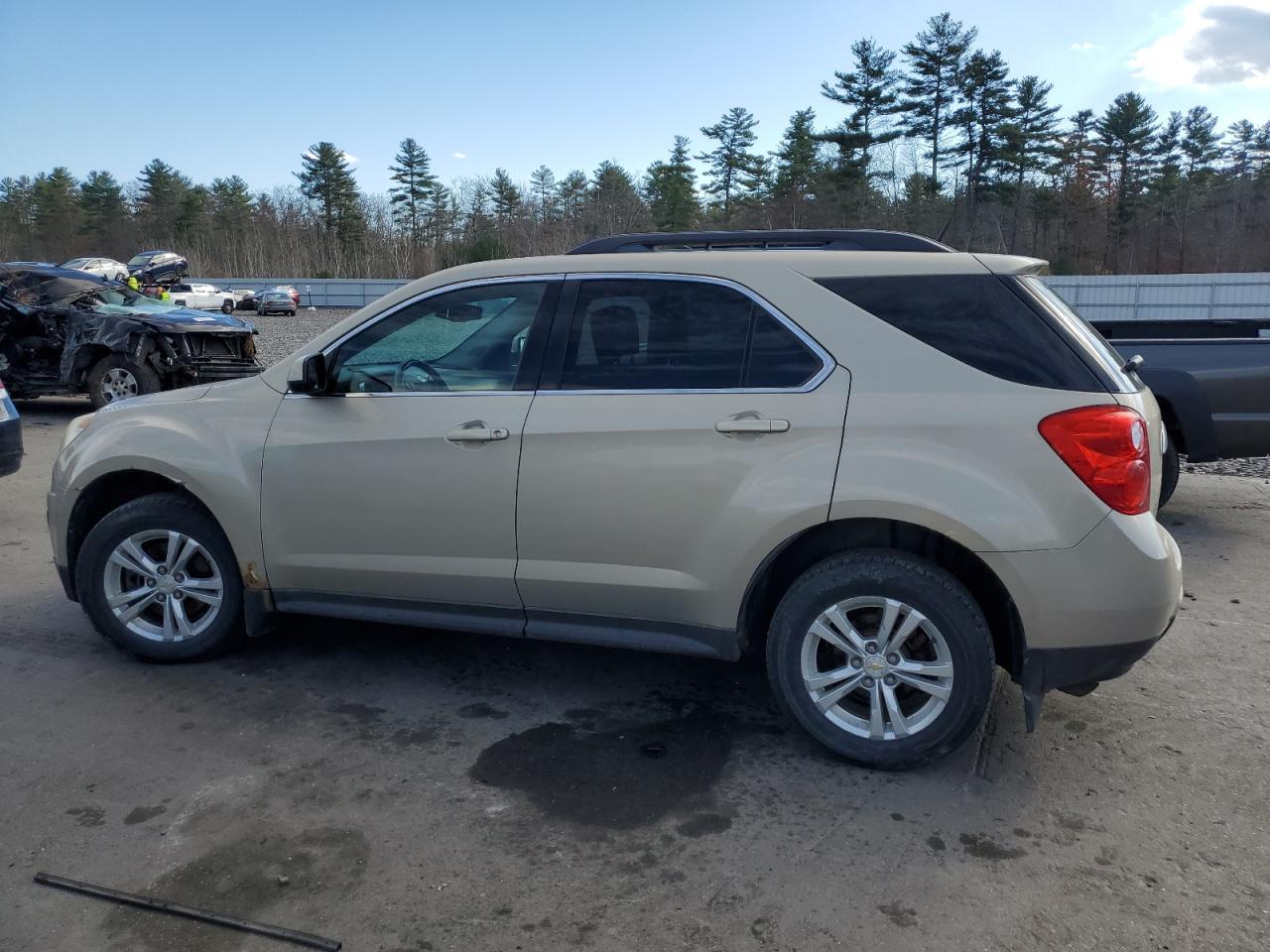 2011 Chevrolet Equinox - Image 2