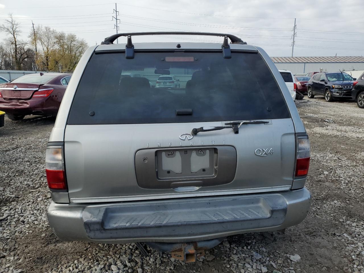 1999 Infiniti QX4 - Image 5