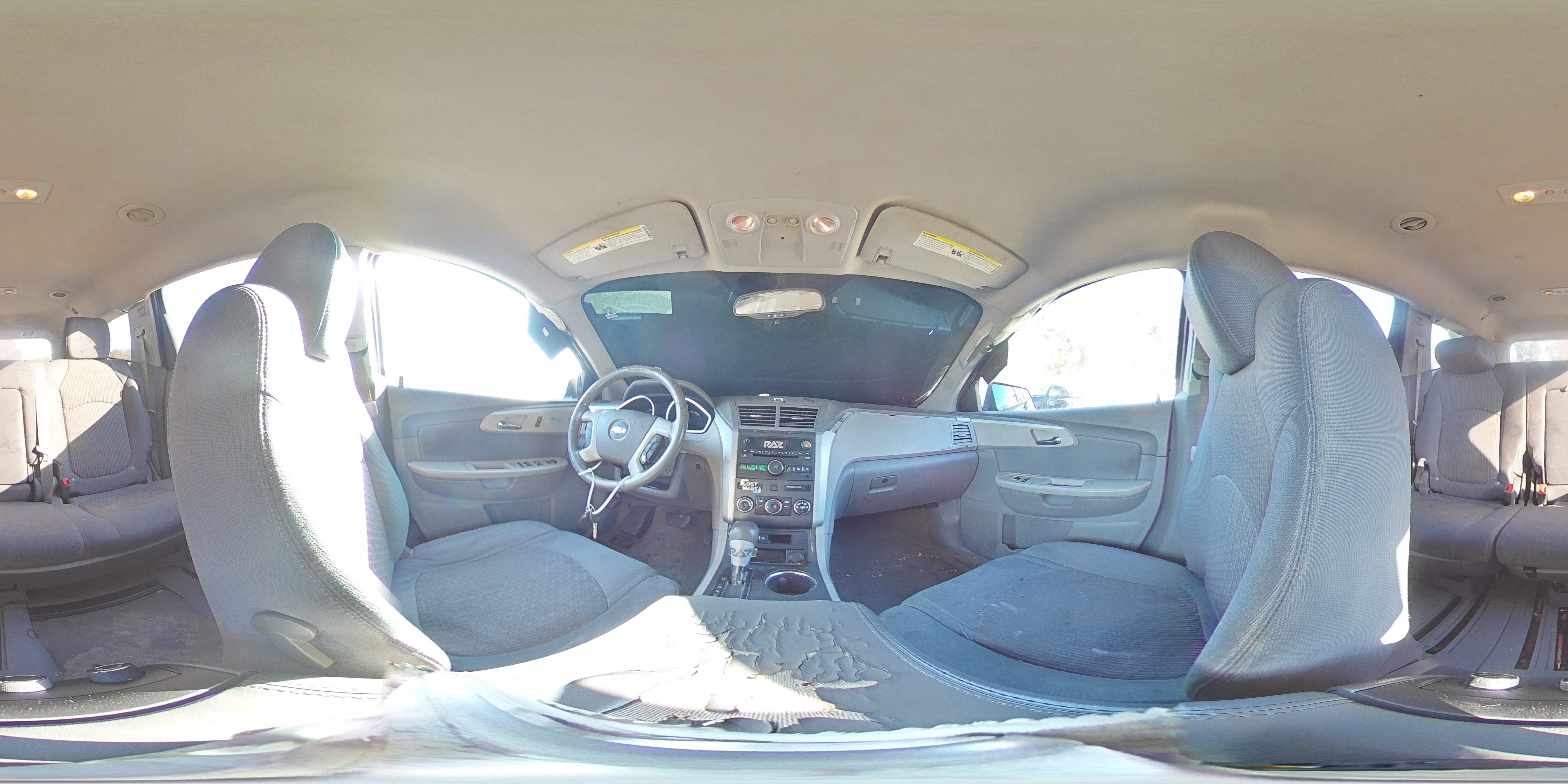 2011 Chevrolet Traverse - Image 14