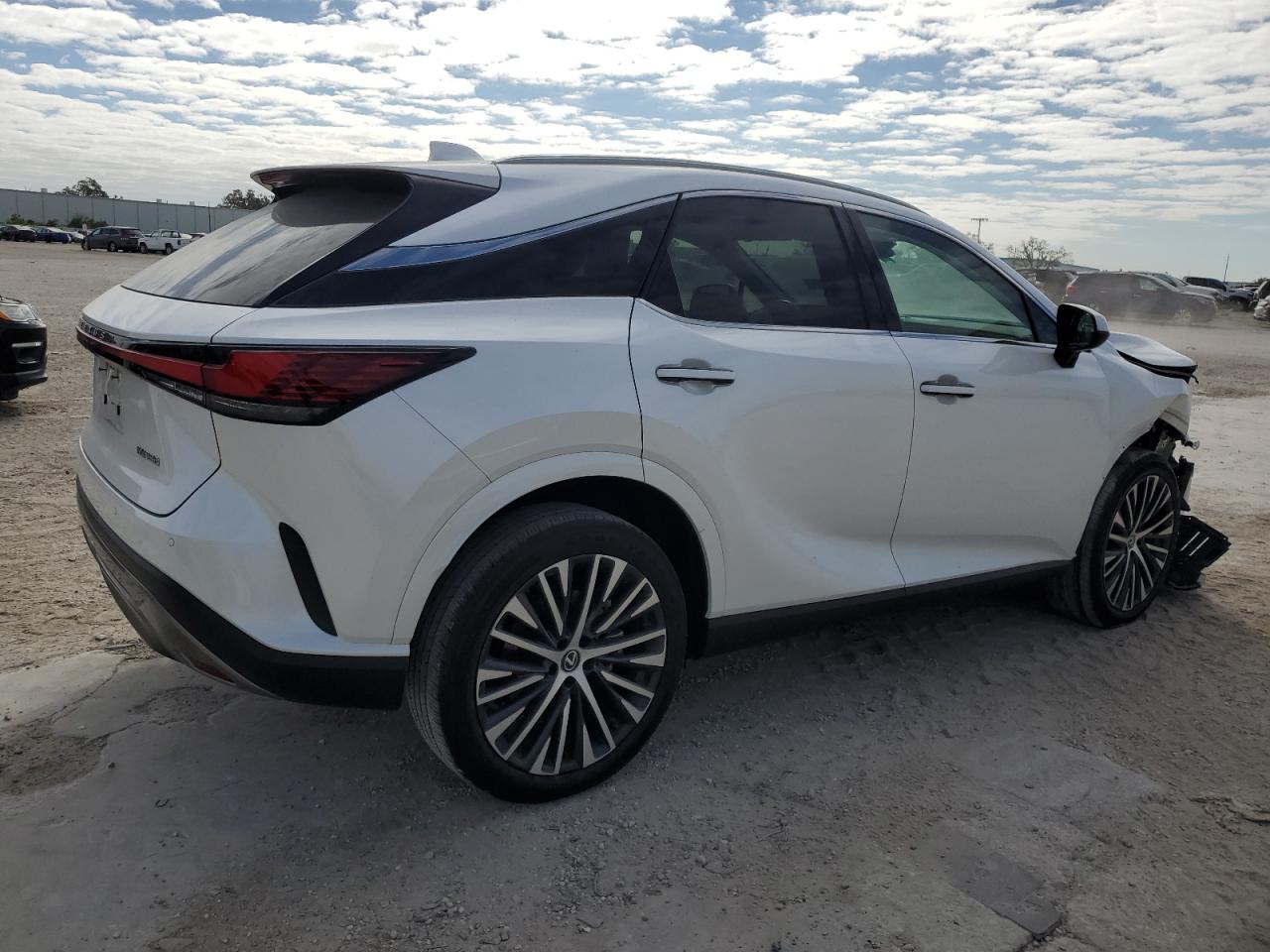2023 Lexus RX - Image 3