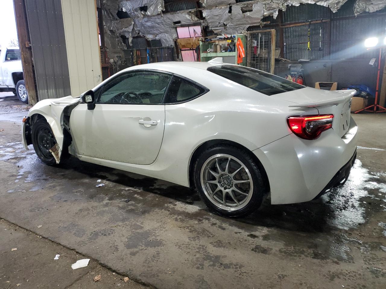 VIN JF1ZNAA18H8705928 2017 TOYOTA 86 no.2