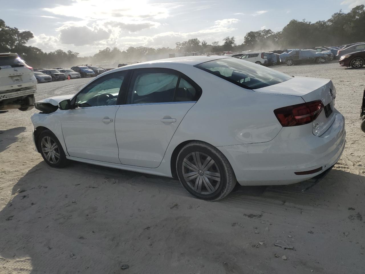 2017 Volkswagen Jetta - Image 2