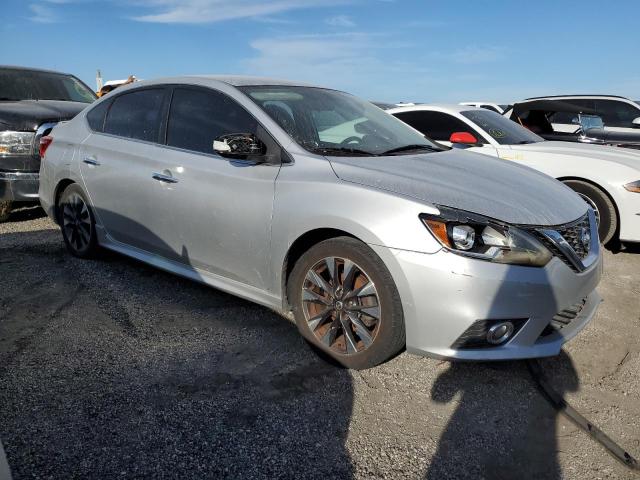 Sedans NISSAN SENTRA 2016 Srebrny