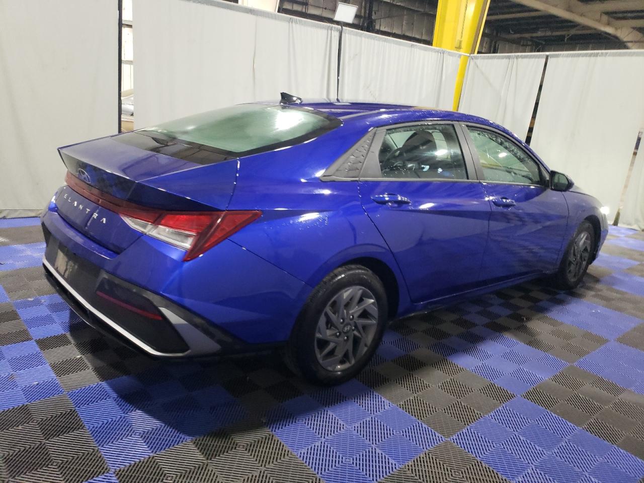 2024 Hyundai Elantra - Image 3