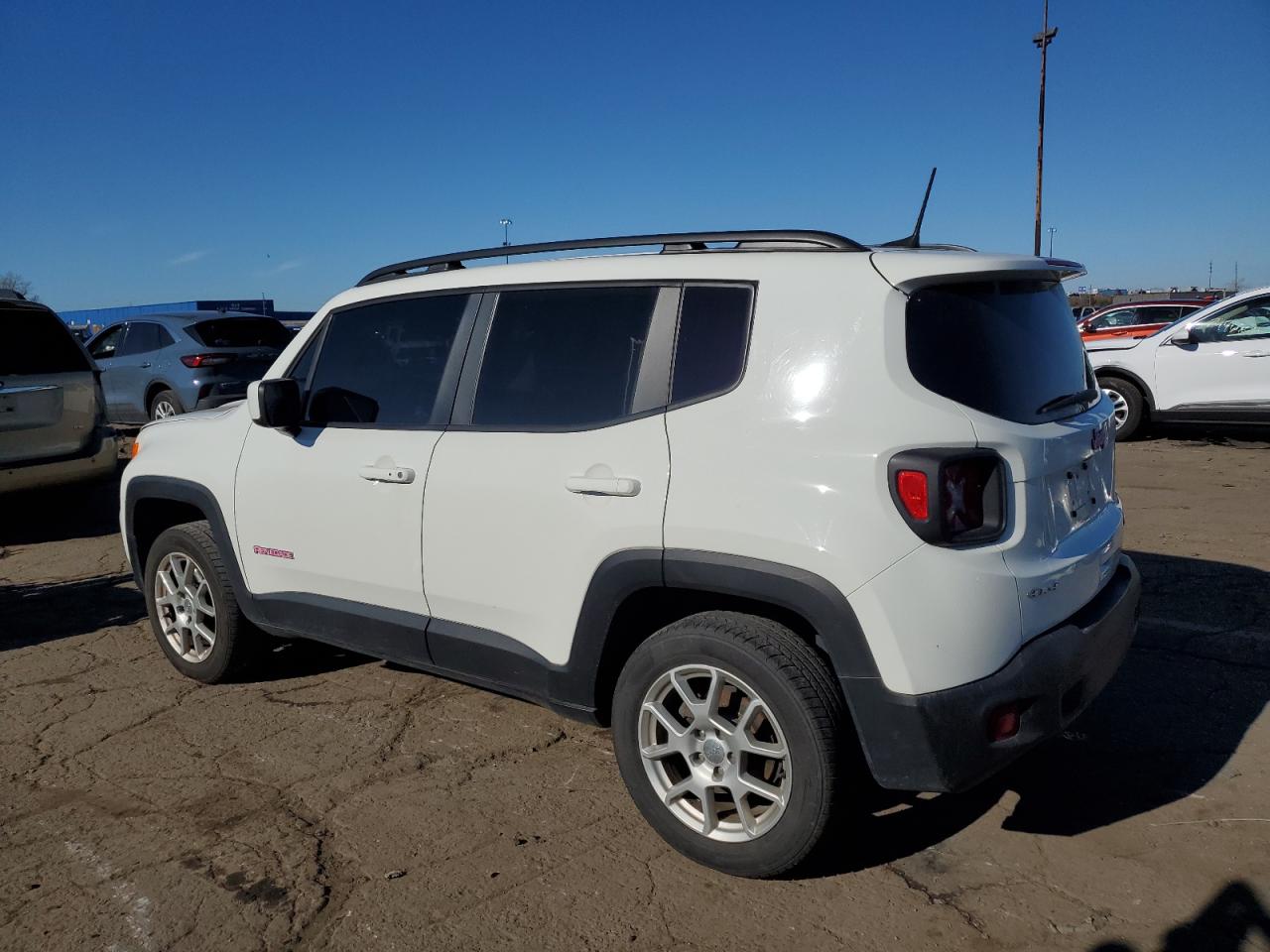 VIN ZACNJDBB2MPN26572 2021 JEEP RENEGADE no.2