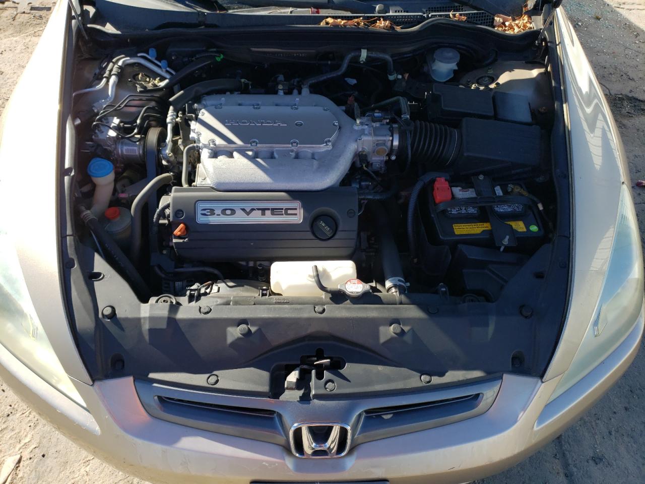 2004 Honda Accord - Image 11