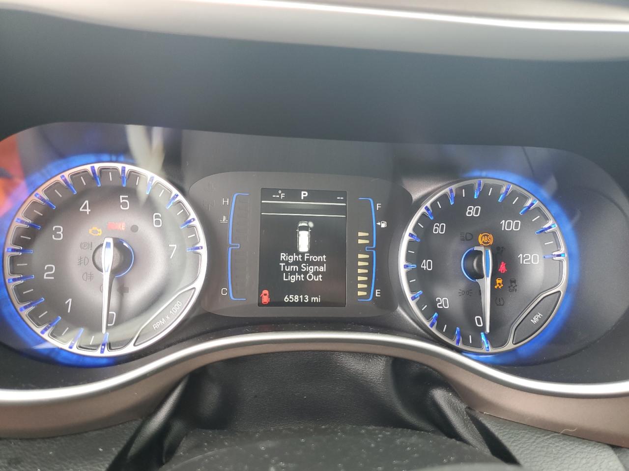 2018 Chrysler Pacifica - Image 9