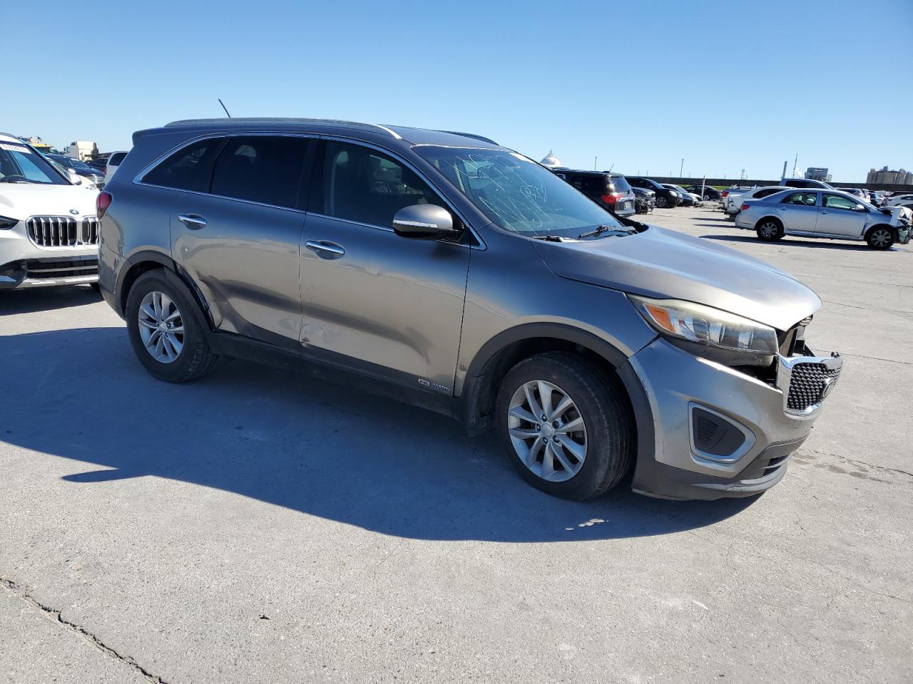 VIN 5XYPGDA56HG221636 2017 KIA SORENTO no.4