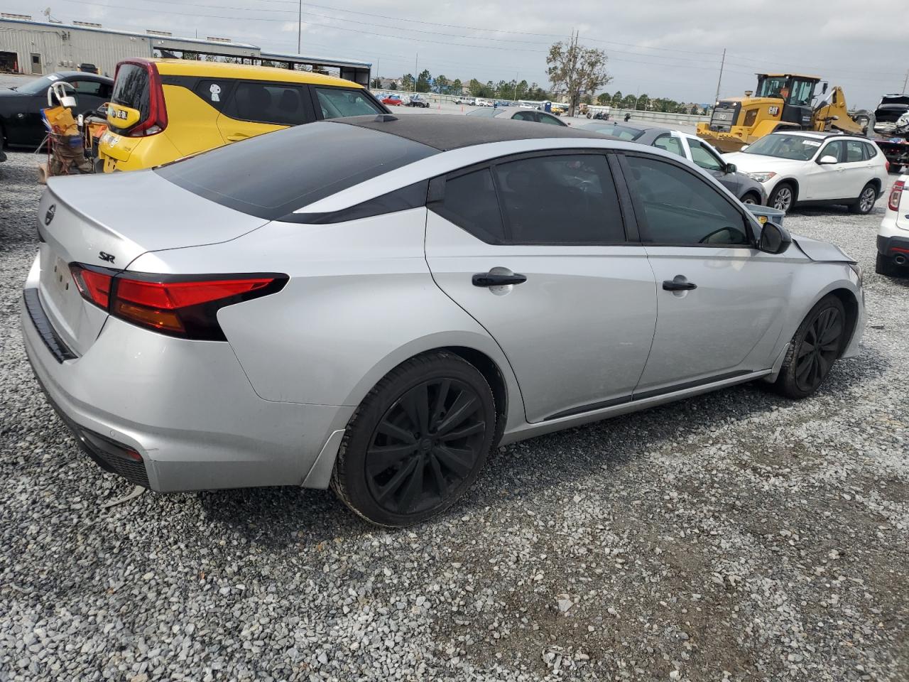 2020 Nissan Altima - Image 3