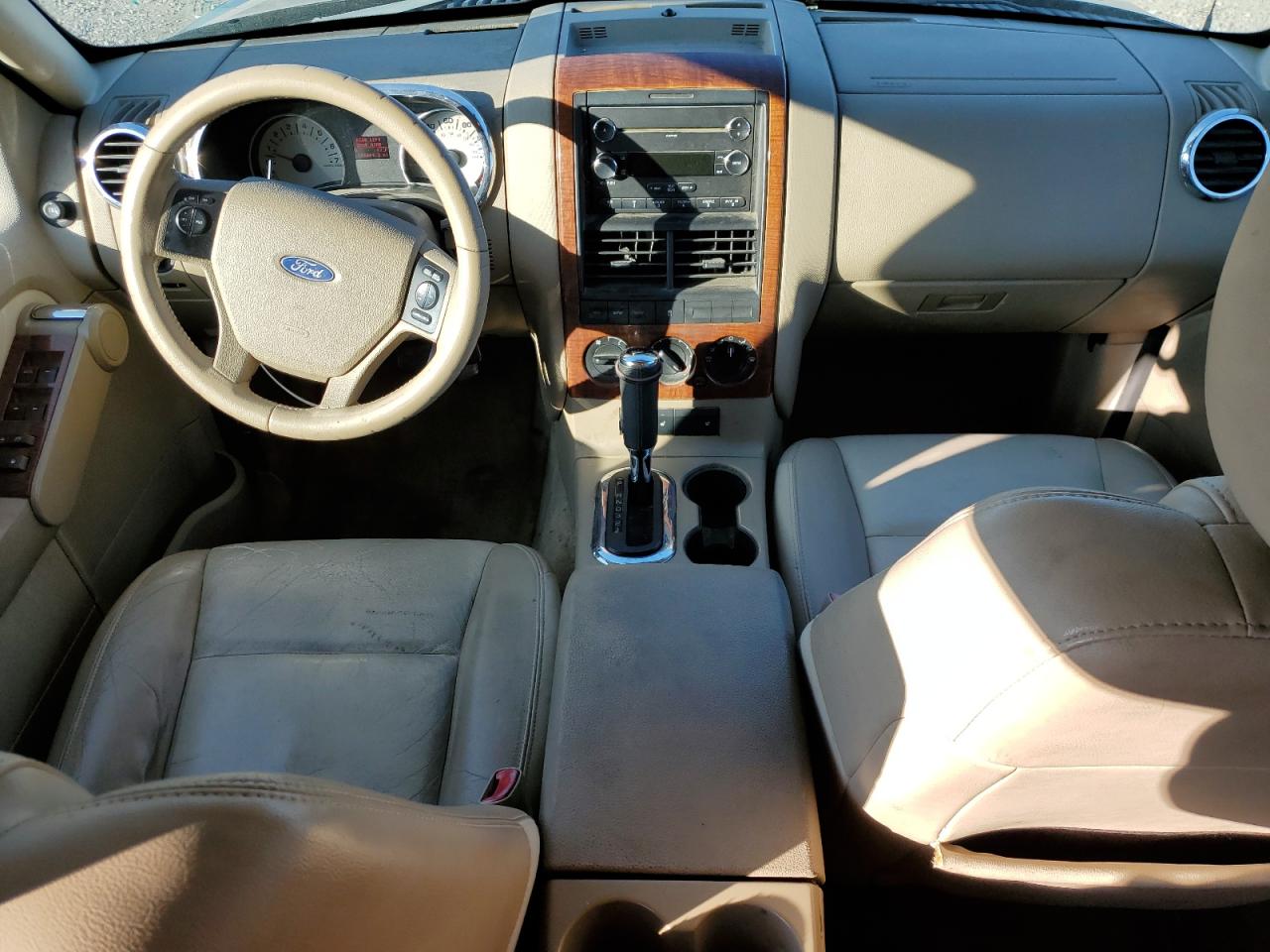 2010 Ford Explorer - Image 8