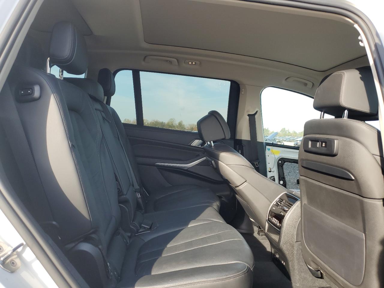 2020 BMW X7 - Image 11
